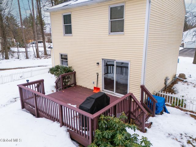 17 Primrose Avenue, Moreau, NY 12803