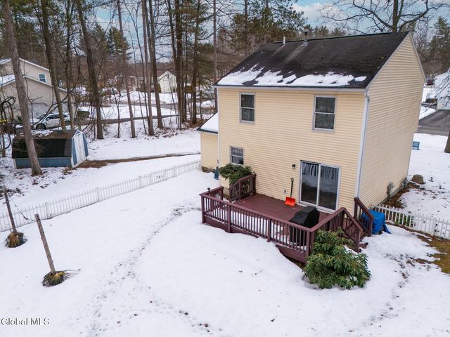 17 Primrose Avenue, Moreau, NY 12803