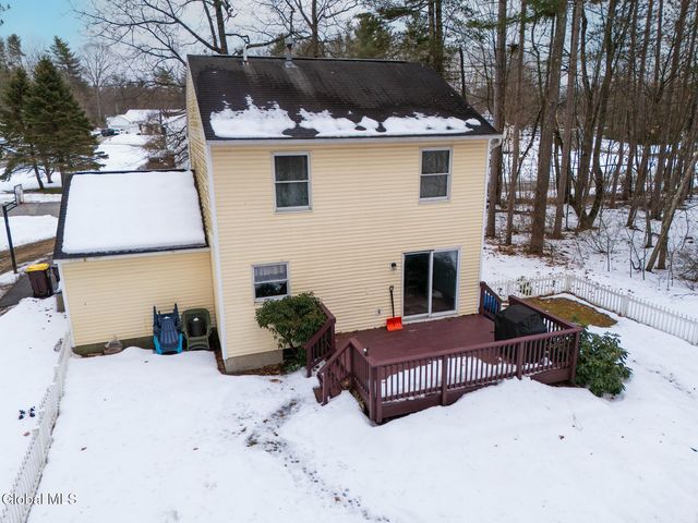 17 Primrose Avenue, Moreau, NY 12803