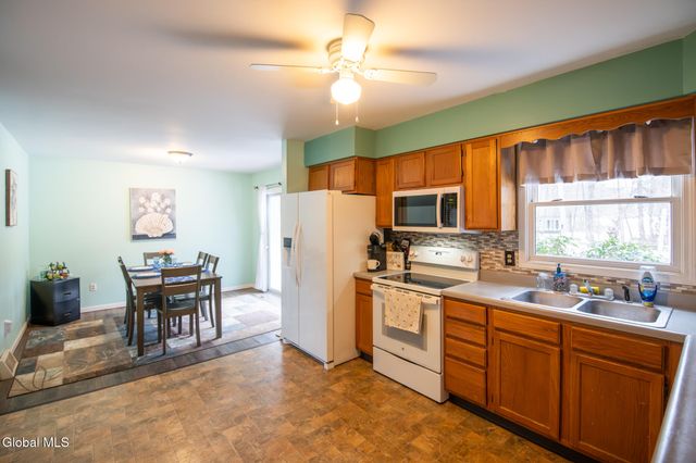 17 Primrose Avenue, Moreau, NY 12803