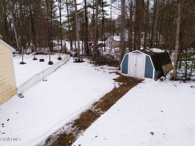 17 Primrose Avenue, Moreau, NY 12803