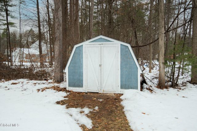 17 Primrose Avenue, Moreau, NY 12803