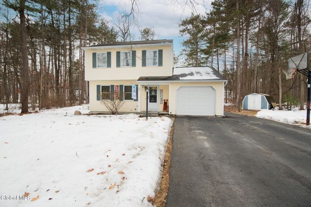 17 Primrose Avenue, Moreau, NY 12803