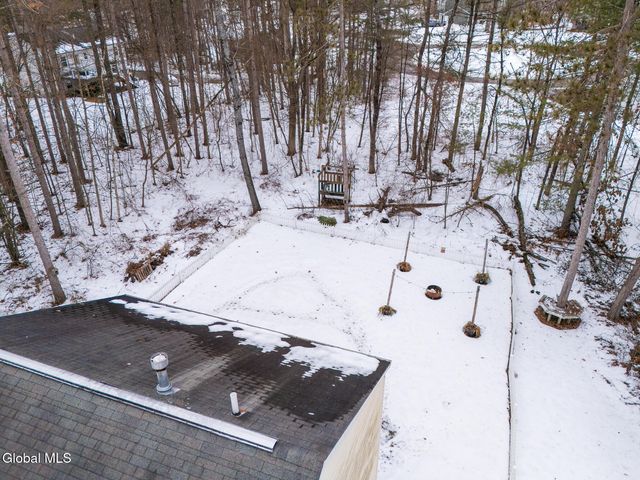 17 Primrose Avenue, Moreau, NY 12803