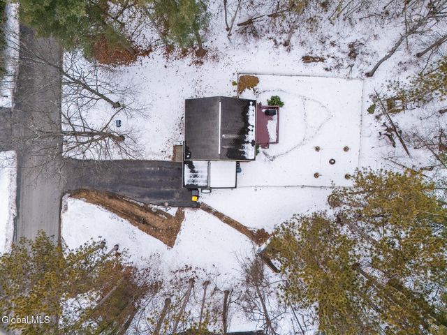 17 Primrose Avenue, Moreau, NY 12803