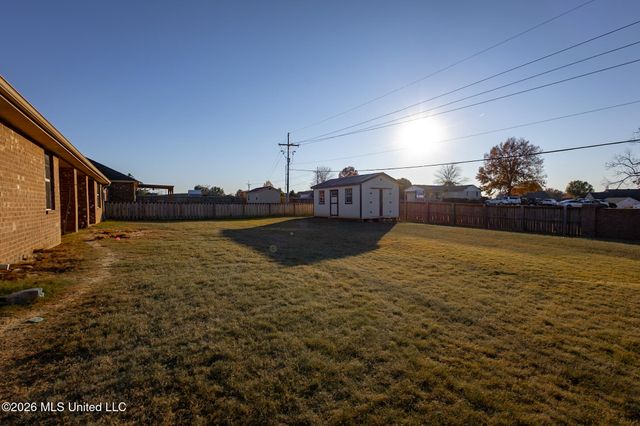 7693 W Woodridge Drive, Southaven, MS 38672