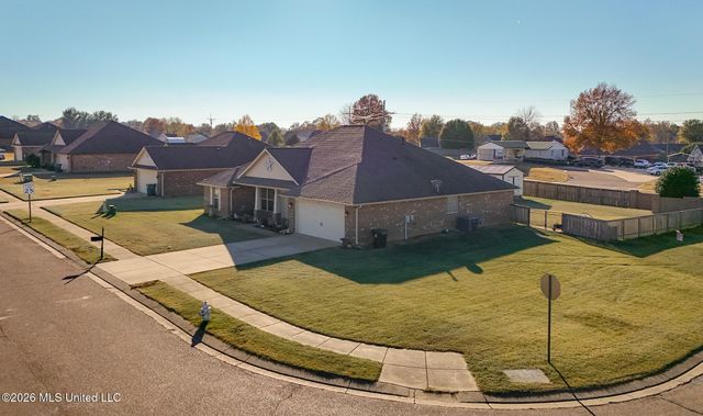 7693 W Woodridge Drive, Southaven, MS 38672