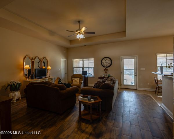 7693 W Woodridge Drive, Southaven, MS 38672