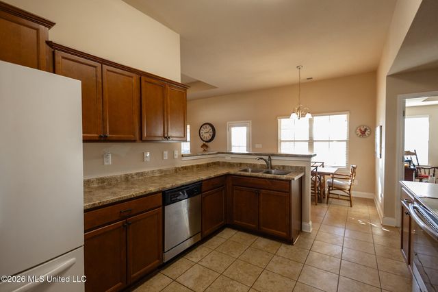 7693 W Woodridge Drive, Southaven, MS 38672