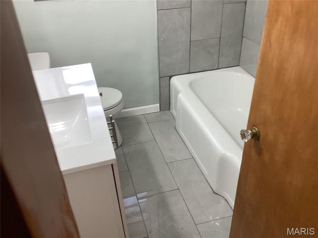 7143 Roland Blvd, Northwoods, MO 63121