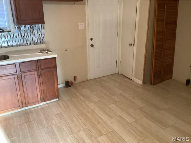 7143 Roland Blvd, Northwoods, MO 63121