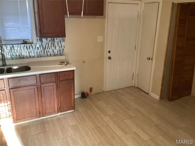 7143 Roland Blvd, Northwoods, MO 63121