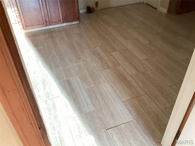 7143 Roland Blvd, Northwoods, MO 63121