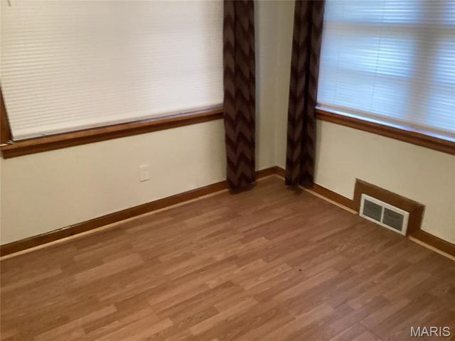 7143 Roland Blvd, Northwoods, MO 63121