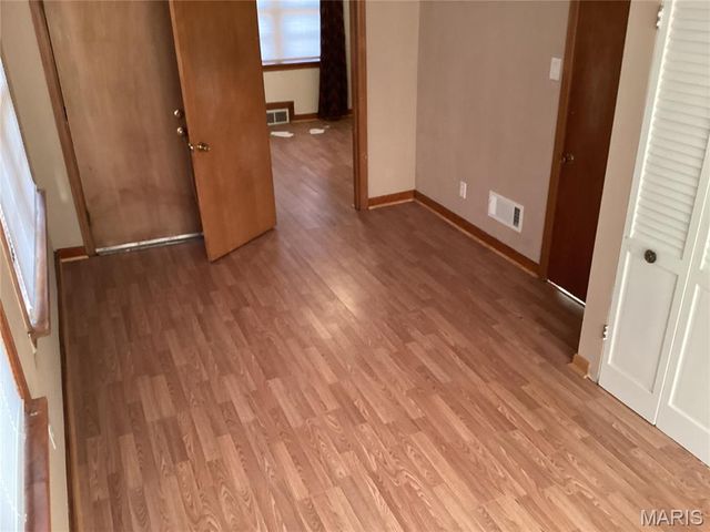 7143 Roland Blvd, Northwoods, MO 63121