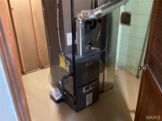 7143 Roland Blvd, Northwoods, MO 63121