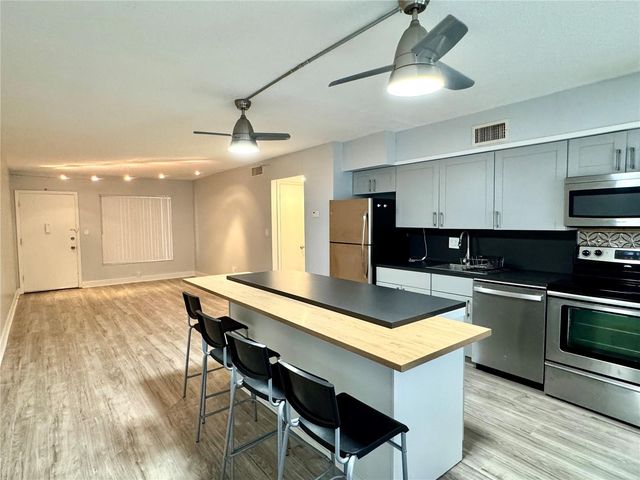 825 N PRIMROSE DRIVE 110, Orlando, FL 32803