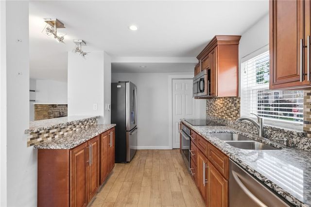 136 Dilworth St, Mt Washington, PA 15211