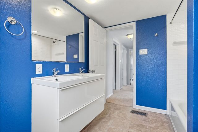 136 Dilworth St, Mt Washington, PA 15211