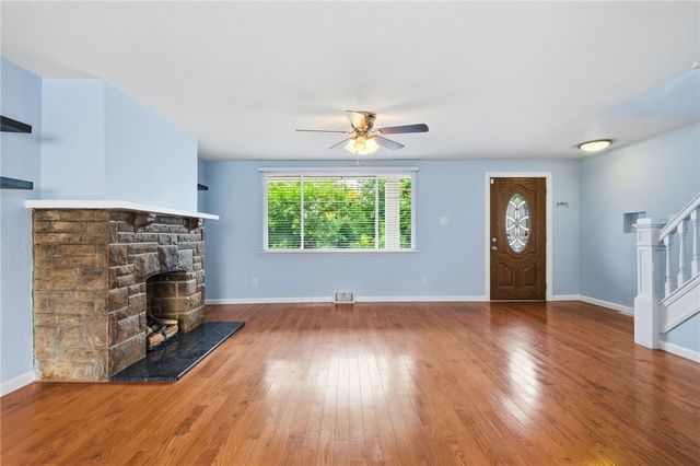 136 Dilworth St, Mt Washington, PA 15211
