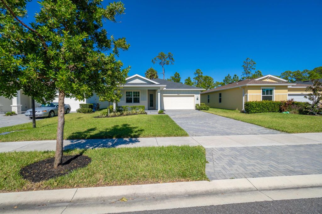 460 Veridian Circle NW, Palm Bay, FL 32907