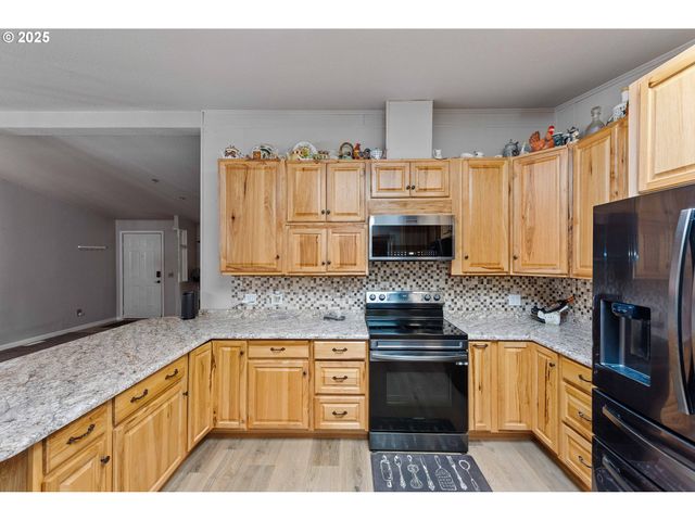 87527 RHODOWOOD Dr, Florence, OR 97439