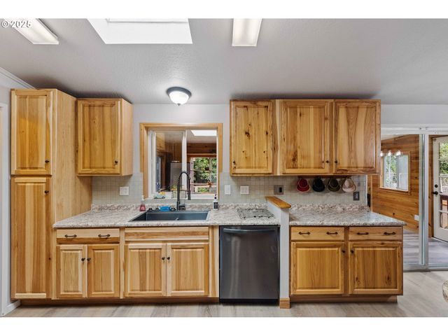 87527 RHODOWOOD Dr, Florence, OR 97439