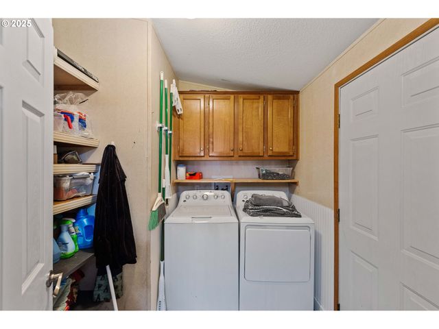 87527 RHODOWOOD Dr, Florence, OR 97439