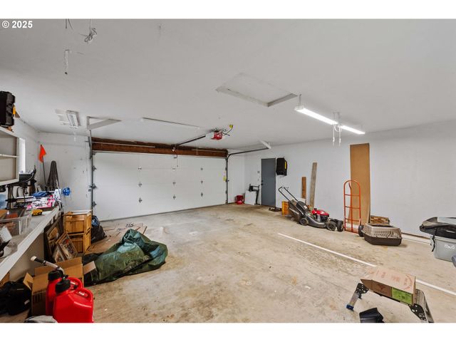 87527 RHODOWOOD Dr, Florence, OR 97439