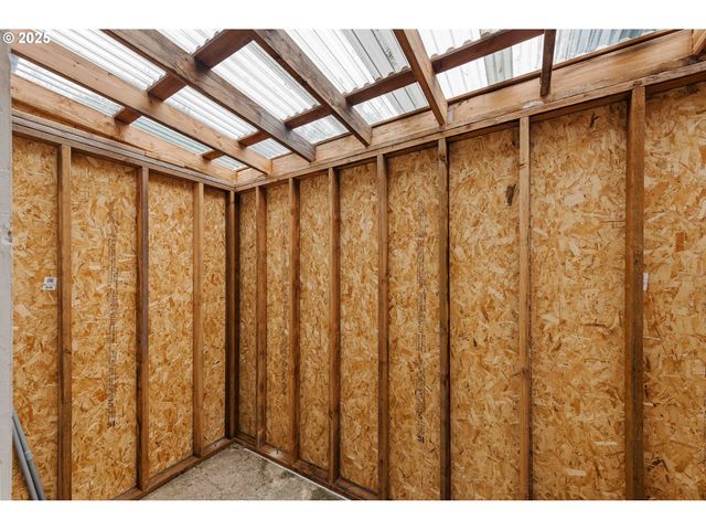 87527 RHODOWOOD Dr, Florence, OR 97439