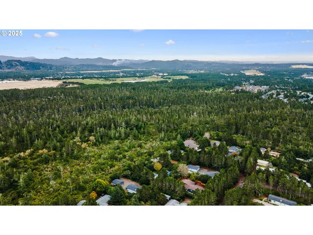 87527 RHODOWOOD Dr, Florence, OR 97439