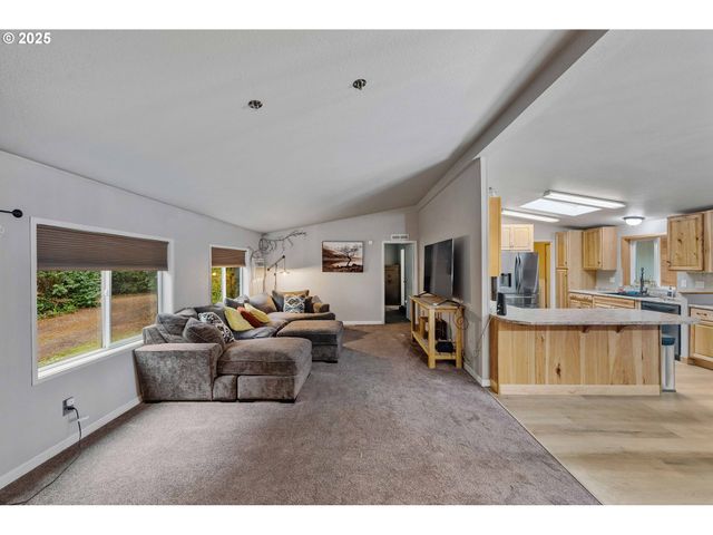 87527 RHODOWOOD Dr, Florence, OR 97439