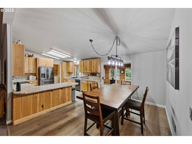 87527 RHODOWOOD Dr, Florence, OR 97439