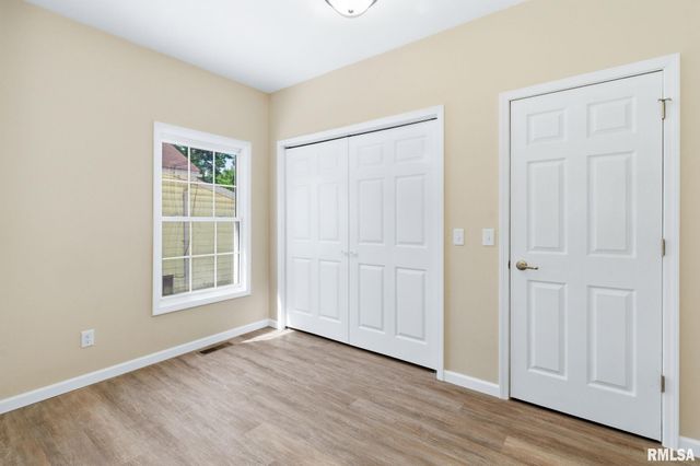 906 N JOHNSON Street, Marion, IL 62959