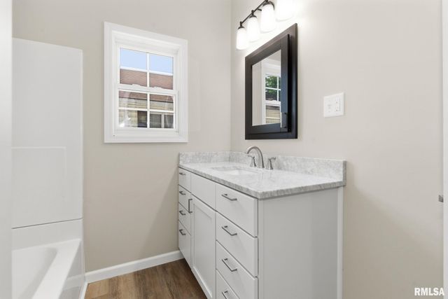 906 N JOHNSON Street, Marion, IL 62959