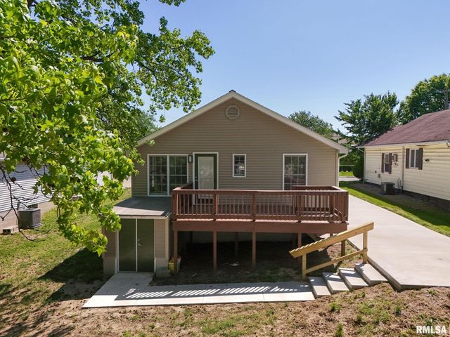 906 N JOHNSON Street, Marion, IL 62959