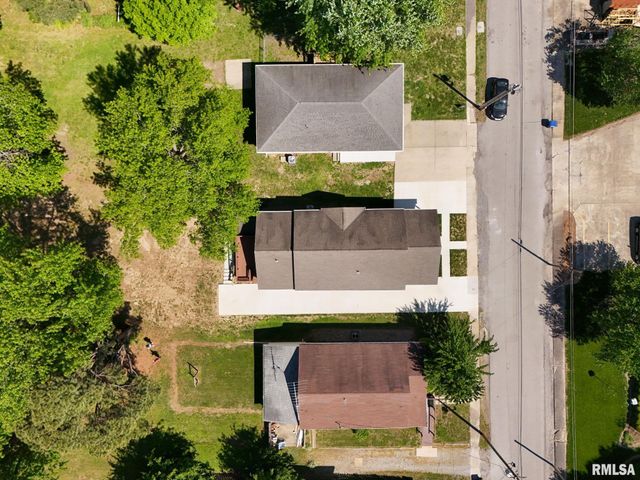 906 N JOHNSON Street, Marion, IL 62959