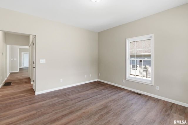 906 N JOHNSON Street, Marion, IL 62959