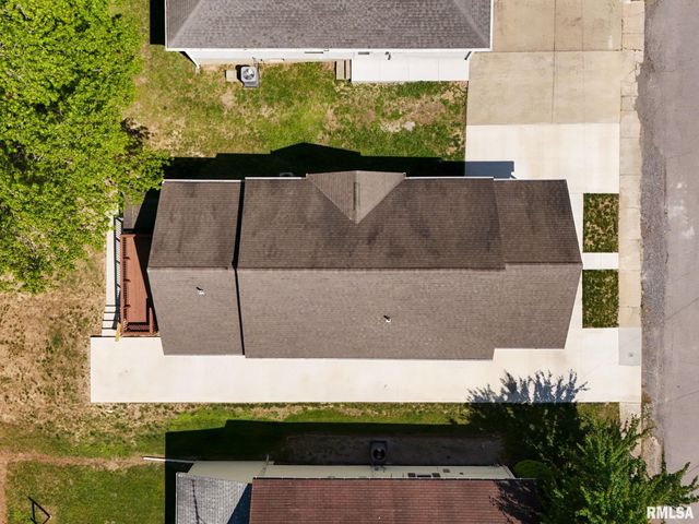 906 N JOHNSON Street, Marion, IL 62959