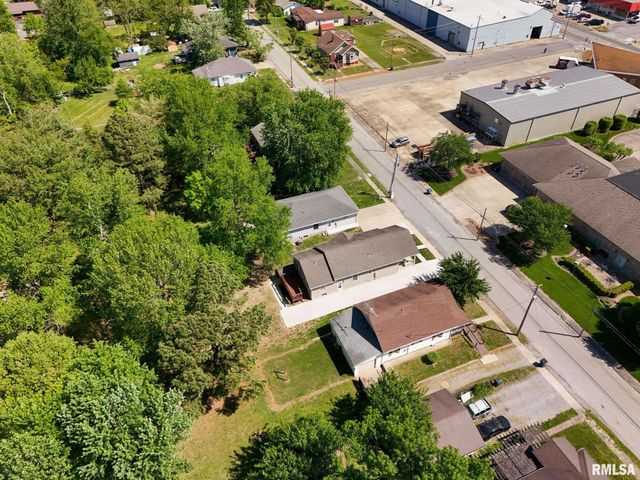 906 N JOHNSON Street, Marion, IL 62959