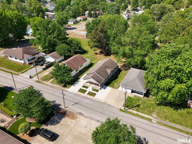 906 N JOHNSON Street, Marion, IL 62959