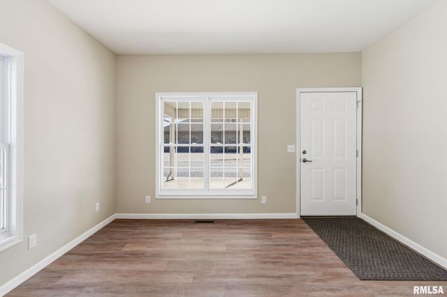 906 N JOHNSON Street, Marion, IL 62959