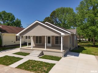906 N JOHNSON Street, Marion, IL 62959