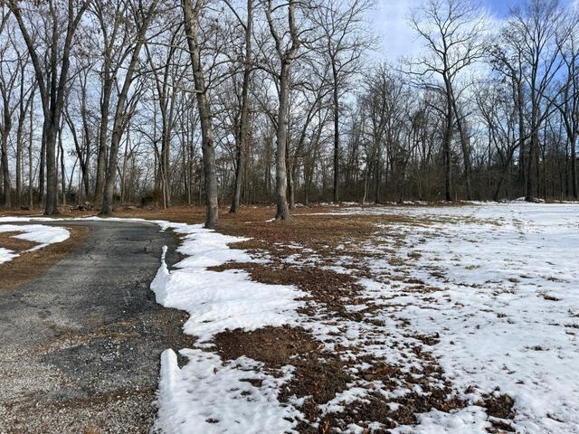 1080 N Industrial Drive, Houston, MO 65483