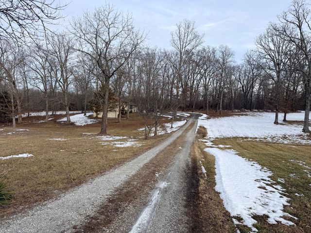 1080 N Industrial Drive, Houston, MO 65483