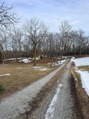 1080 N Industrial Drive, Houston, MO 65483