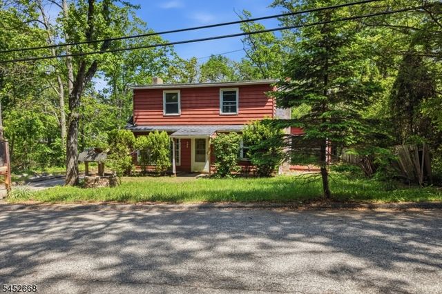 71 Center St, West Milford Twp., NJ 07480