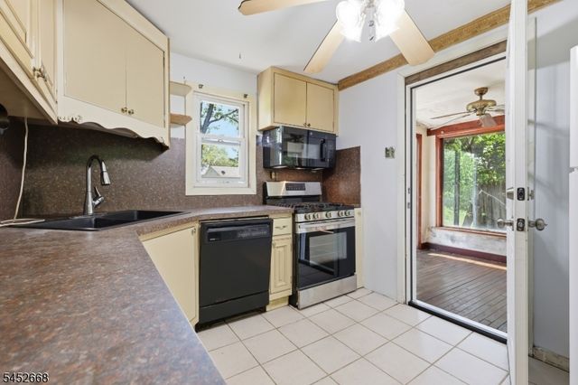 71 Center St, West Milford Twp., NJ 07480