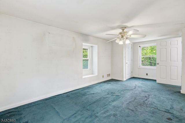 71 Center St, West Milford Twp., NJ 07480