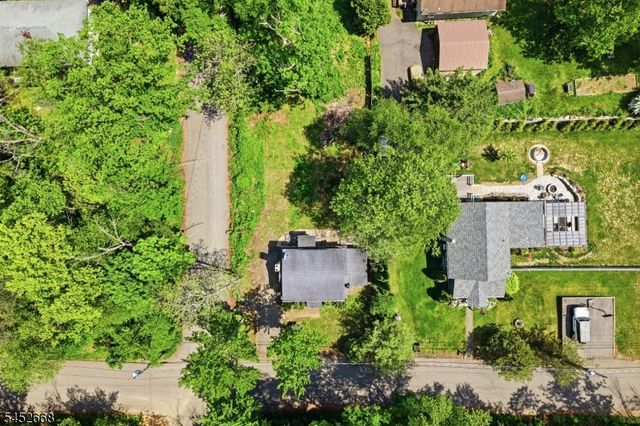 71 Center St, West Milford Twp., NJ 07480